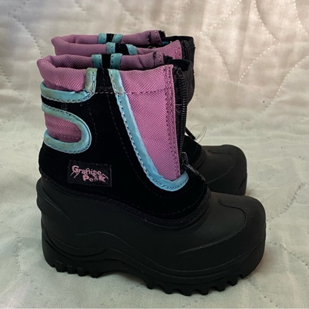 Granite Peak Boots Size 5/6 Childs Front Zip Blue Leather Uppers